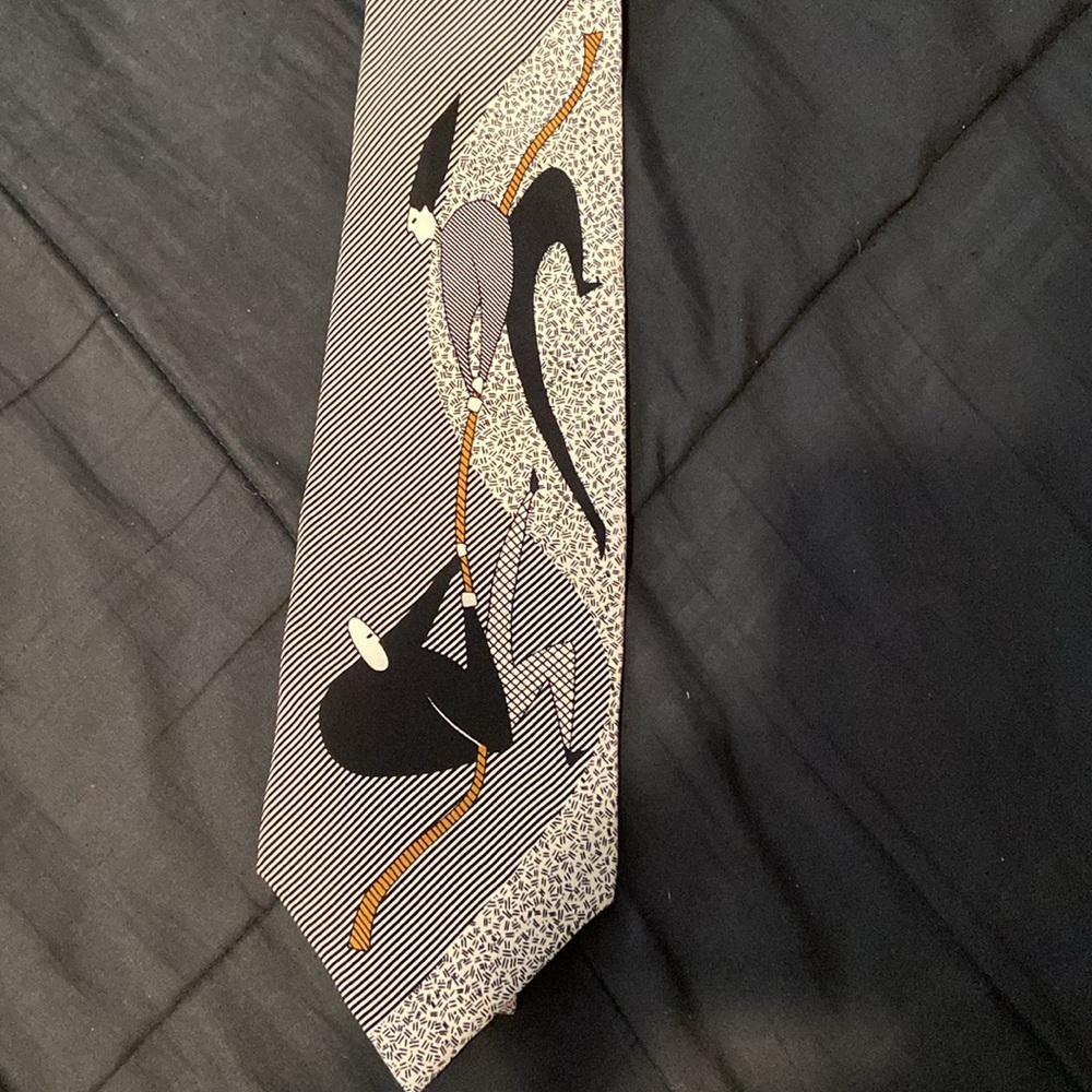 💙The Beatles Silk Tie with Unique Design (We Can Work It Out 1991 Apple Corp) - Picture 2 of 6